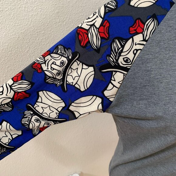 LuLaRoe Randy S Gray Shirt With Patriotic Raglan Sleeves Featuring Uncle Sam & R - Picture 3 of 5